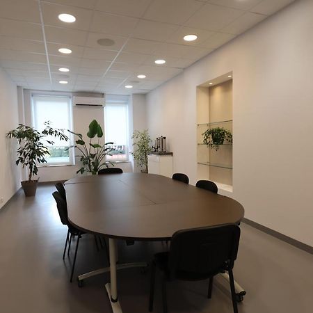 Loft 250M2 Avec Ecran Led Geant De 10M2 Aparthotel Marseille Eksteriør bilde