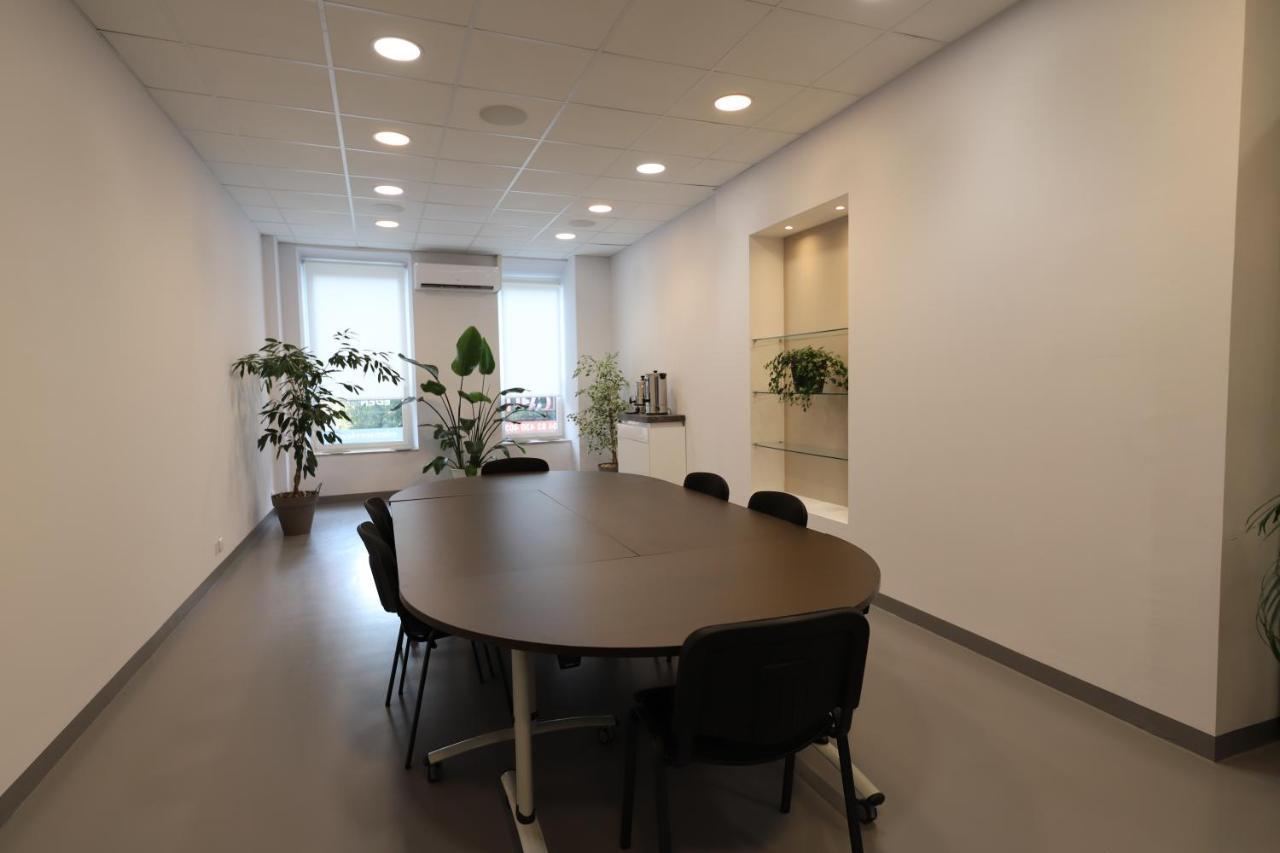 Loft 250M2 Avec Ecran Led Geant De 10M2 Aparthotel Marseille Eksteriør bilde