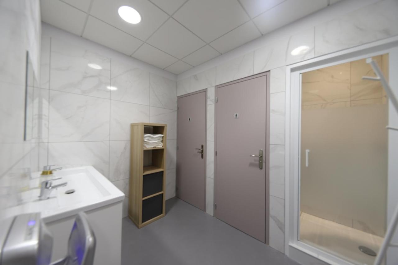 Loft 250M2 Avec Ecran Led Geant De 10M2 Aparthotel Marseille Eksteriør bilde