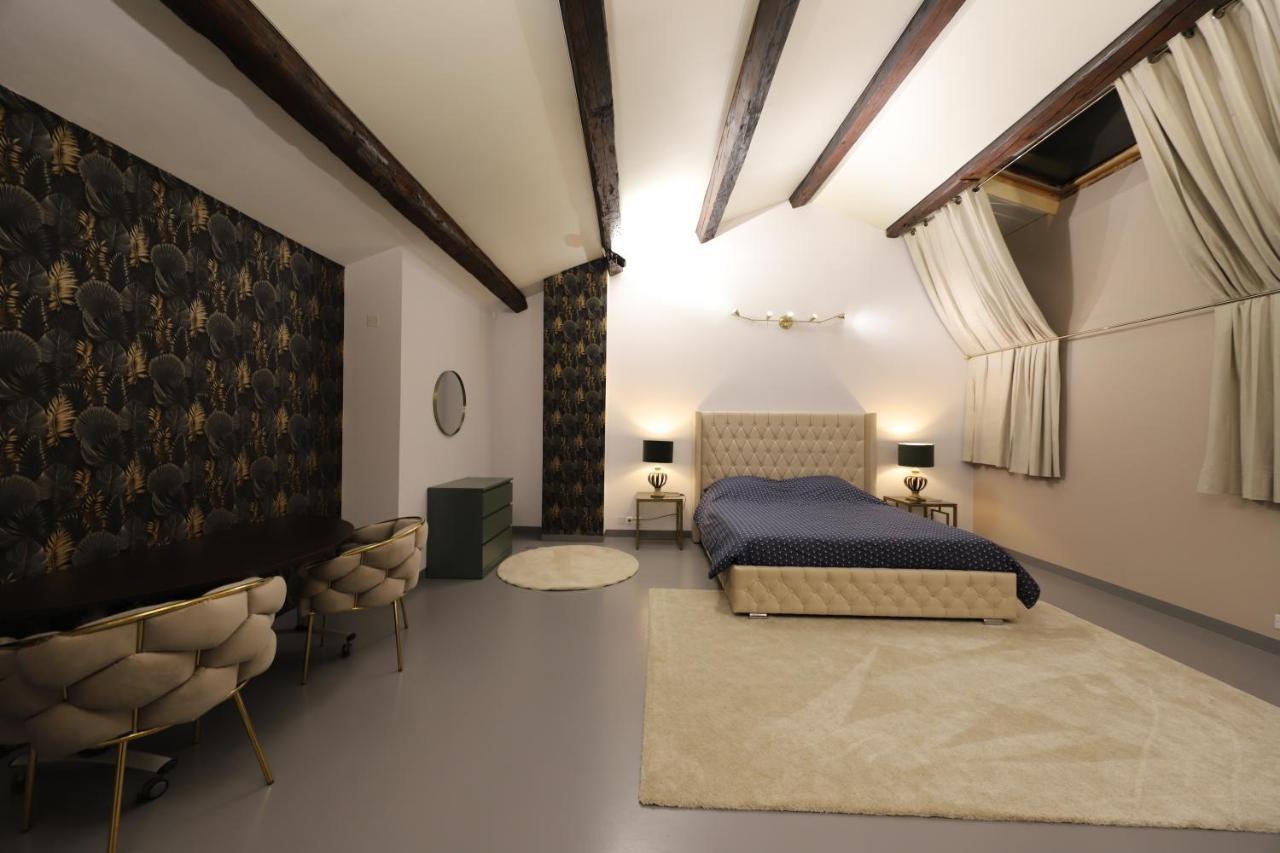 Loft 250M2 Avec Ecran Led Geant De 10M2 Aparthotel Marseille Eksteriør bilde