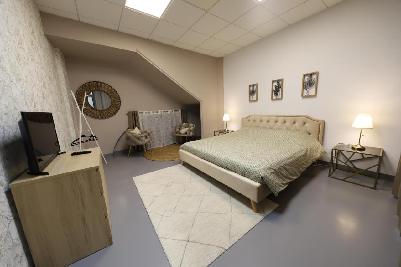 Loft 250M2 Avec Ecran Led Geant De 10M2 Aparthotel Marseille Eksteriør bilde